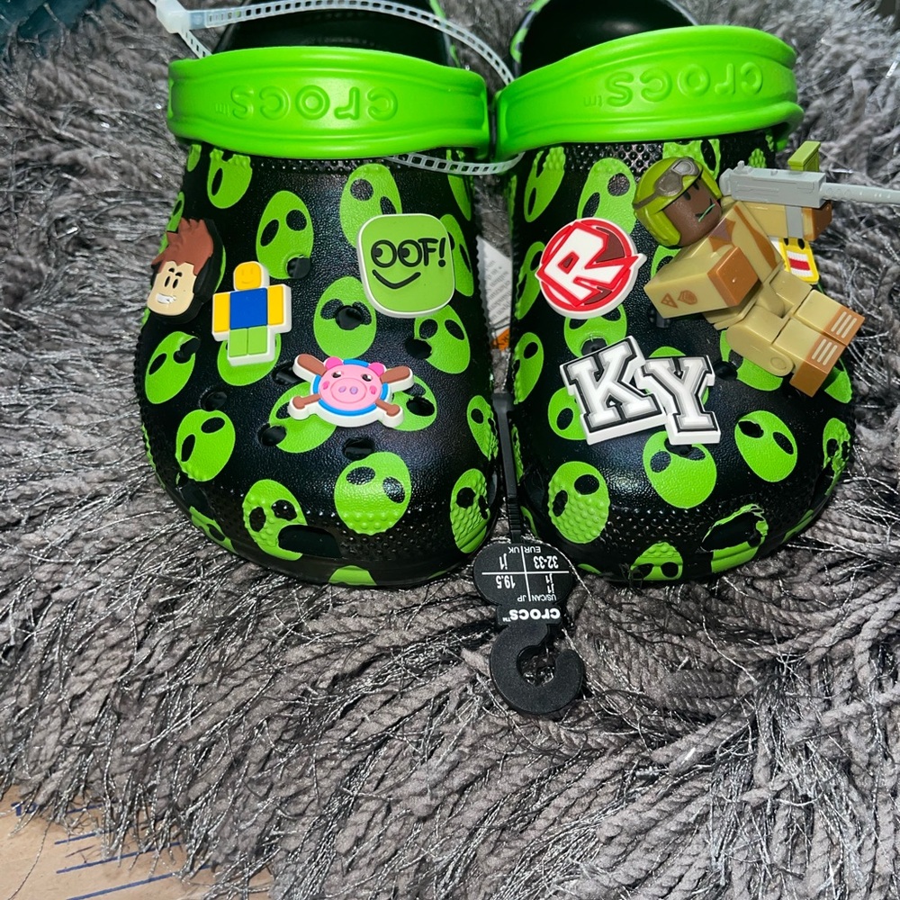 Custom Crocs - Picture 2 of 7